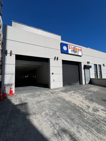 305 E 182nd St, Bronx, NY à vendre - Photo du bâtiment - Image 1 de 15