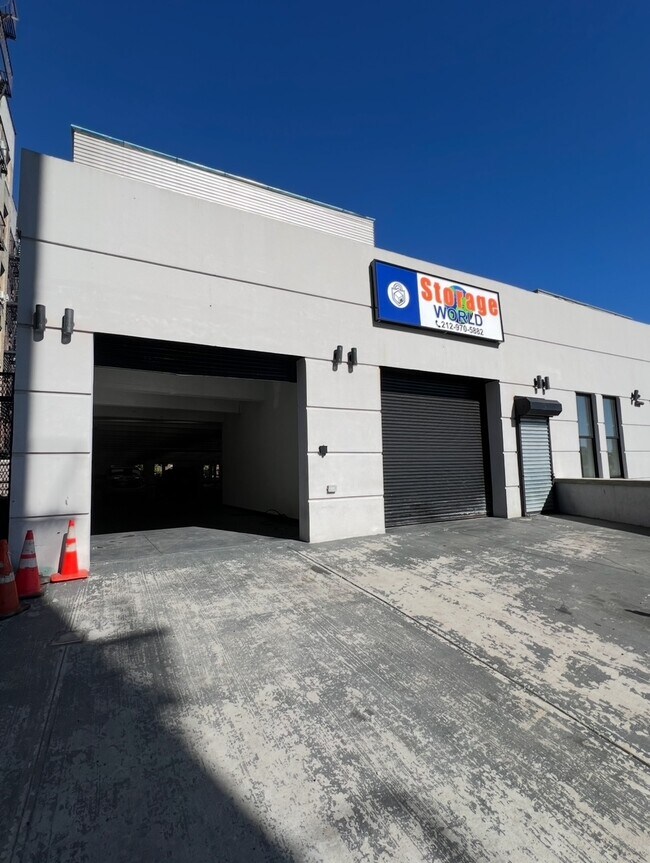 More details for 305 E 182nd St, Bronx, NY - Flex for Sale