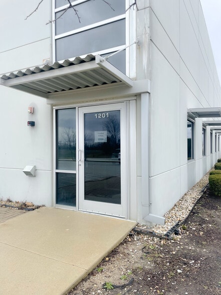 1201 Teal Ave, Peotone, IL à louer - Photo du bâtiment - Image 3 de 11
