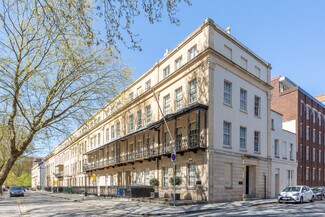 Plus de détails pour 3 Queen Sq, Bristol - Bureau à vendre