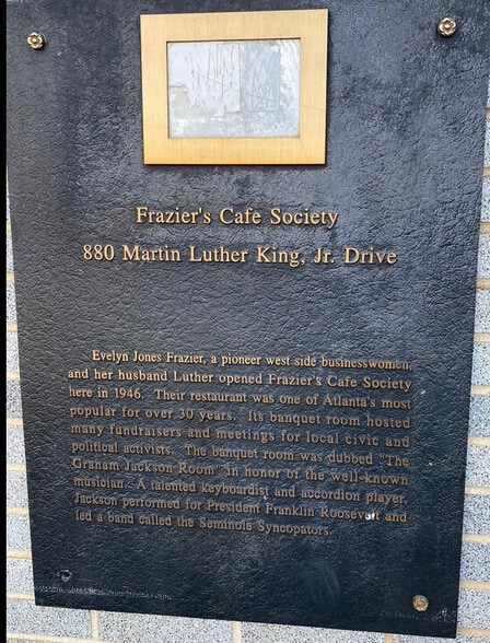 880 Martin Luther King Jr Dr SW, Atlanta, GA à louer - Photo du bâtiment - Image 3 de 3