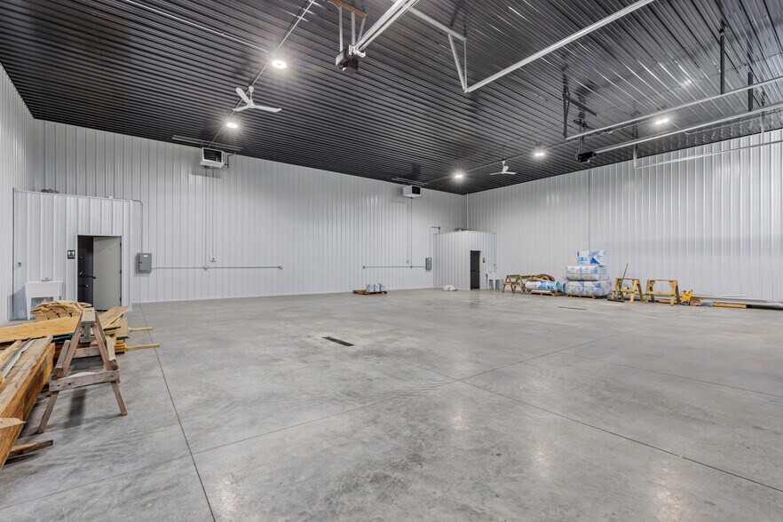 9823 Industrial Drive, Horace, ND à vendre - Photo du bâtiment - Image 2 de 3