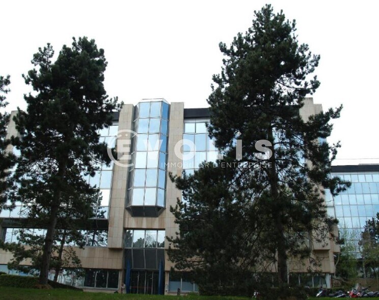 Bureau dans Vélizy-Villacoublay à louer - Photo du bâtiment - Image 2 de 4