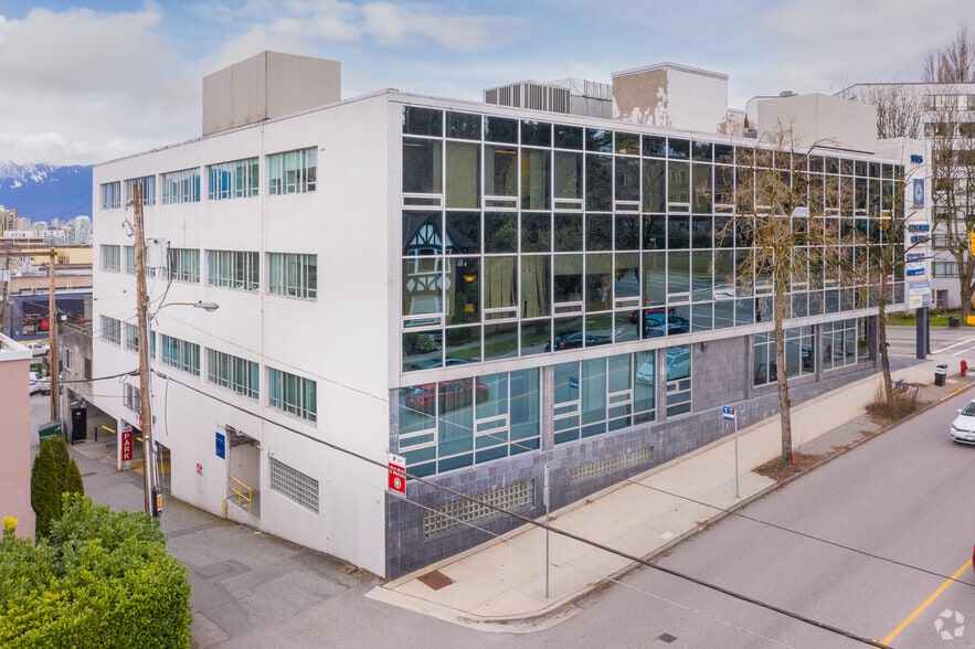 3195 Granville St, Vancouver, BC à louer - Photo du bâtiment - Image 2 de 6