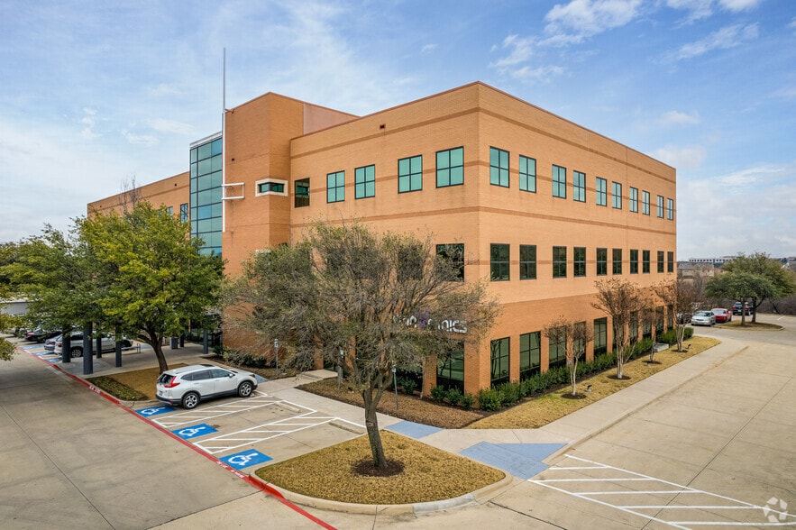 7200 State Highway 161, Irving, TX for lease - Building Photo - Image 3 of 9