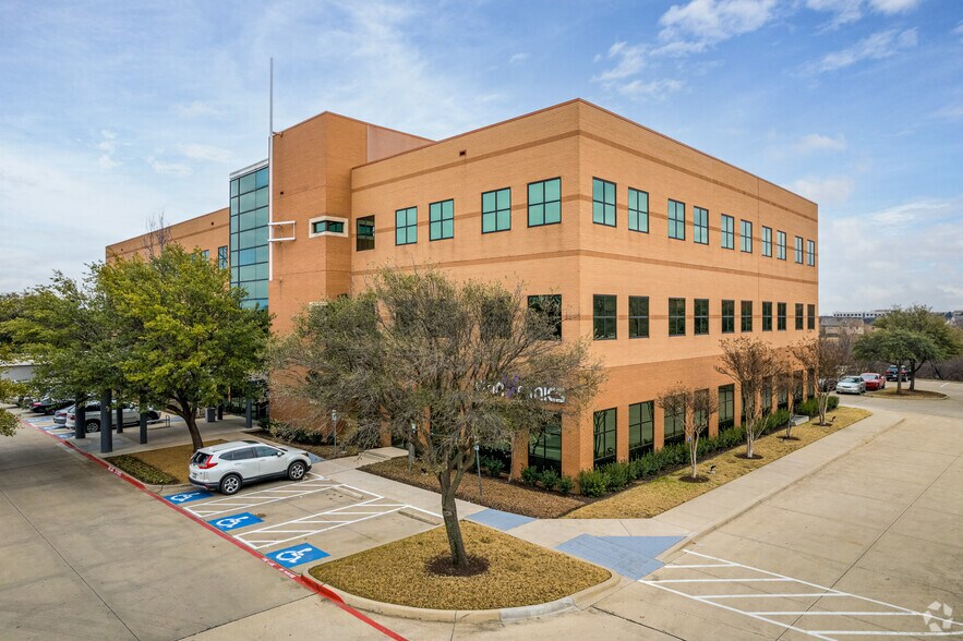 7200 State Highway 161, Irving, TX à louer - Photo du bâtiment - Image 3 de 9