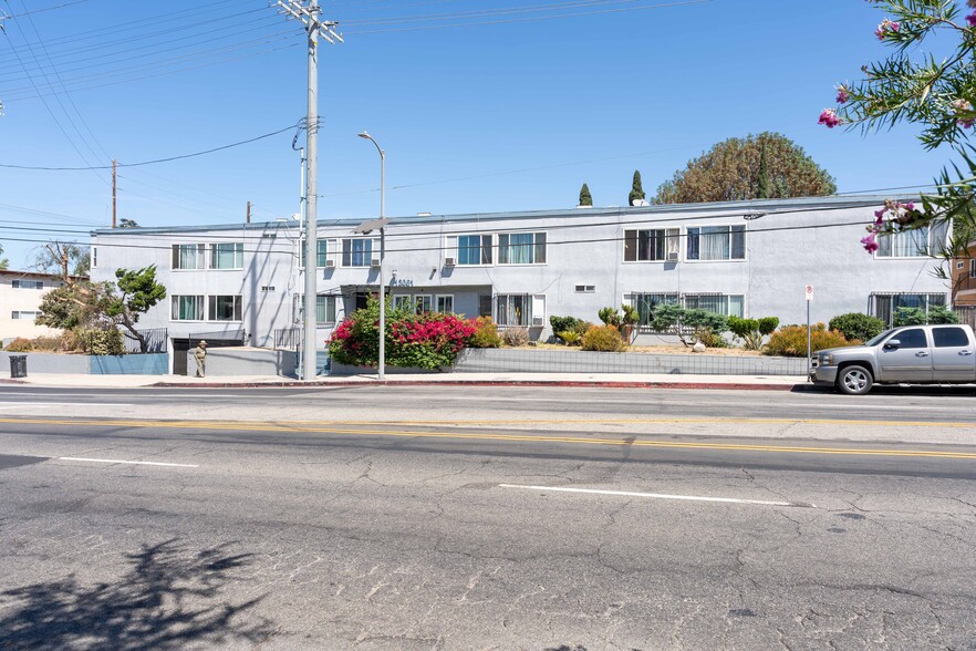 13061 Vanowen St, North Hollywood, CA à vendre - Photo du bâtiment - Image 2 de 19