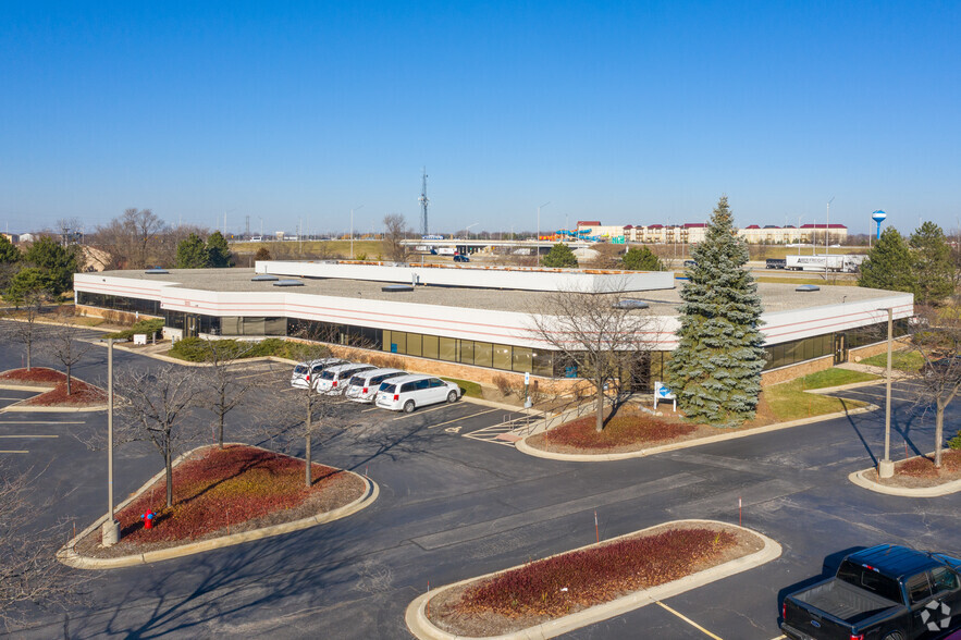 1225 Tri-State Parkway, Gurnee, IL for sale - Building Photo - Image 2 of 4