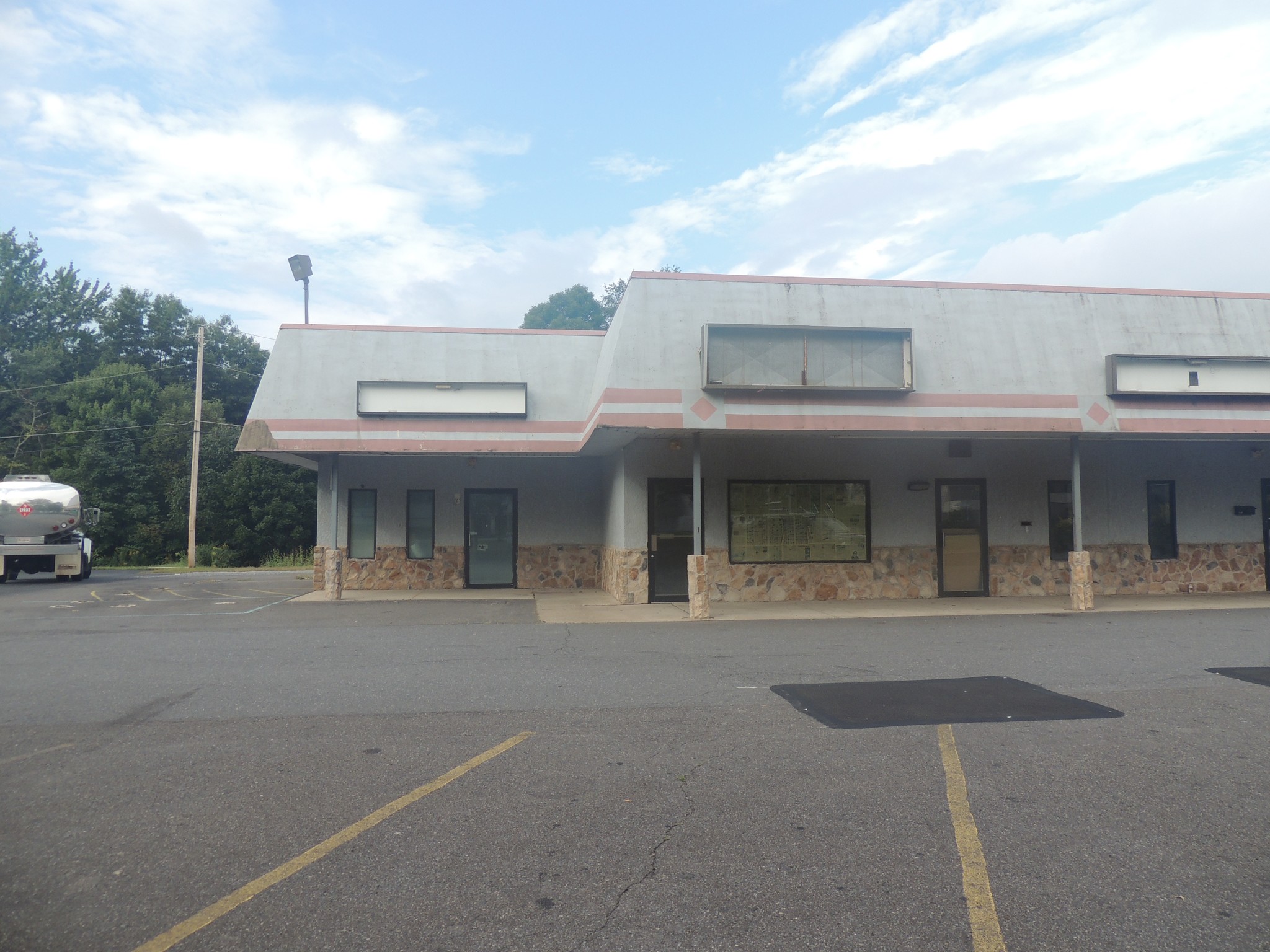 208 Carbon St, Weatherly, PA for sale Building Photo- Image 1 of 1