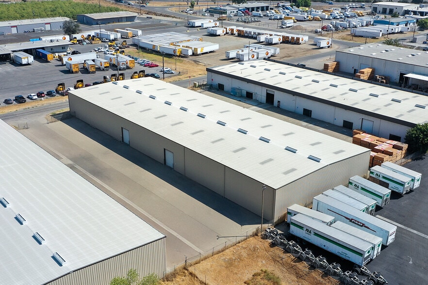 2773 E Malaga Ave, Fresno, CA for lease - Building Photo - Image 1 of 5