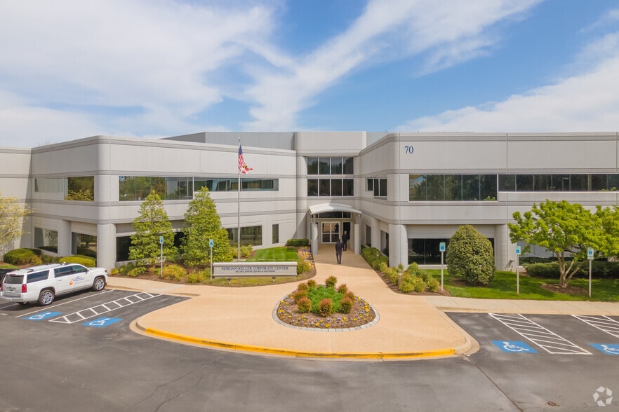 70 Thomas Johnson Dr, Frederick, MD à louer - Photo du bâtiment - Image 1 de 5