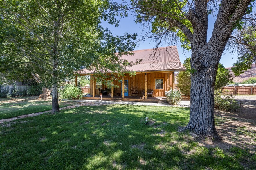 411 N 500 W, Moab, UT à vendre - Photo du bâtiment - Image 1 de 46