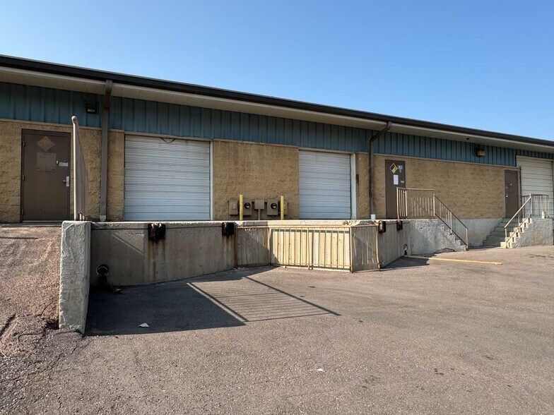 625-637 Elkton Dr, Colorado Springs, CO for lease - Building Photo - Image 2 of 8