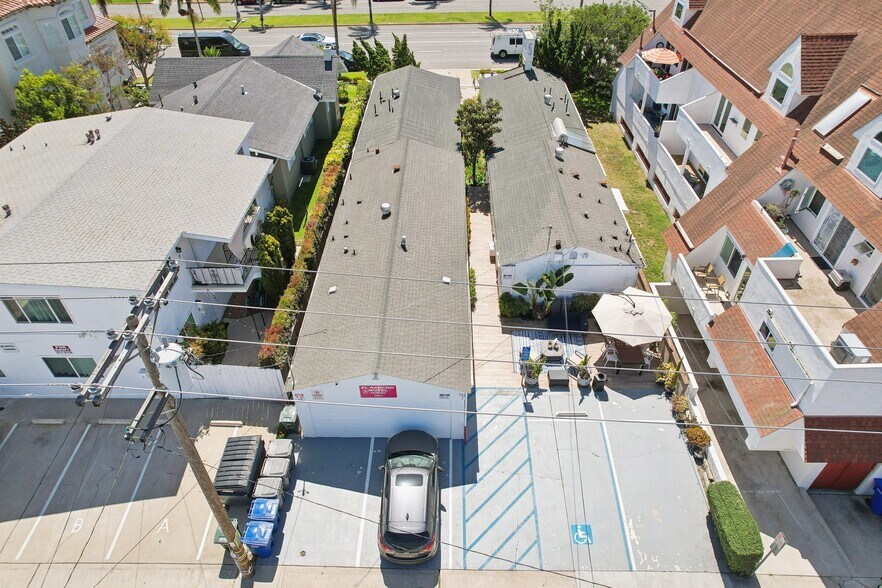 370 Orange Ave, Coronado, CA à vendre - Photo du bâtiment - Image 2 de 10