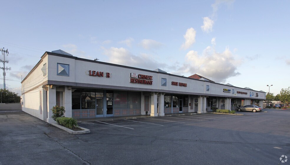 6032-6086 Chapman Ave, Garden Grove, CA à louer - Photo du bâtiment - Image 2 de 5