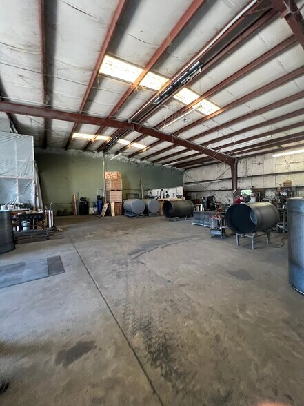 250 Southridge Industrial Dr, Tavares, FL à louer - Photo intérieure - Image 2 de 19