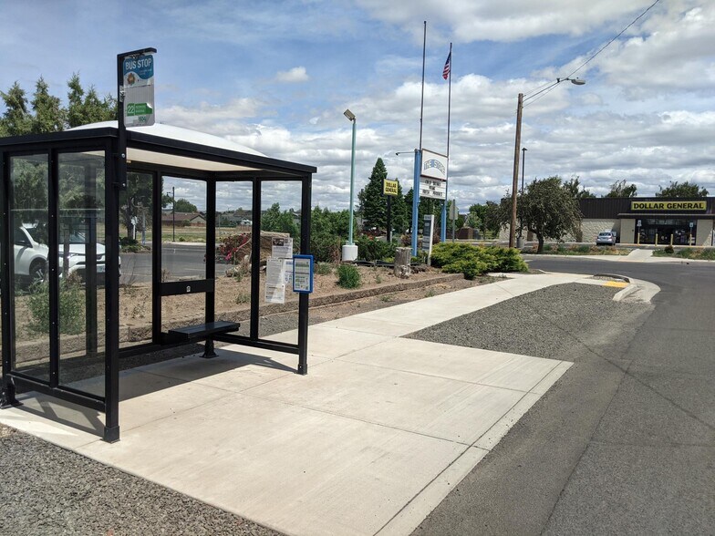 501 1st Ave, Culver, OR à vendre - Photo du bâtiment - Image 3 de 18
