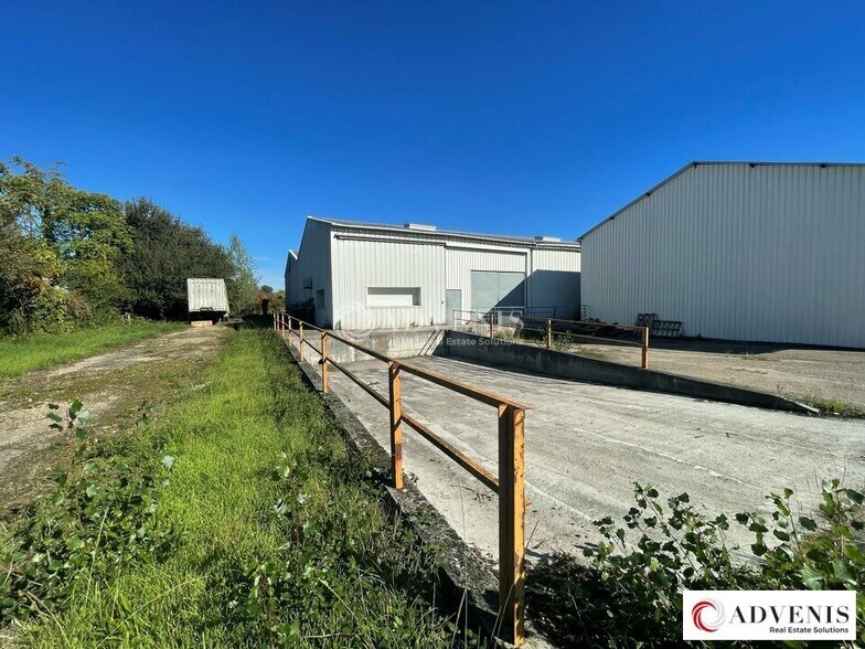 Industrial in VILLENAVE-D'ORNON for lease - Building Photo - Image 2 of 12
