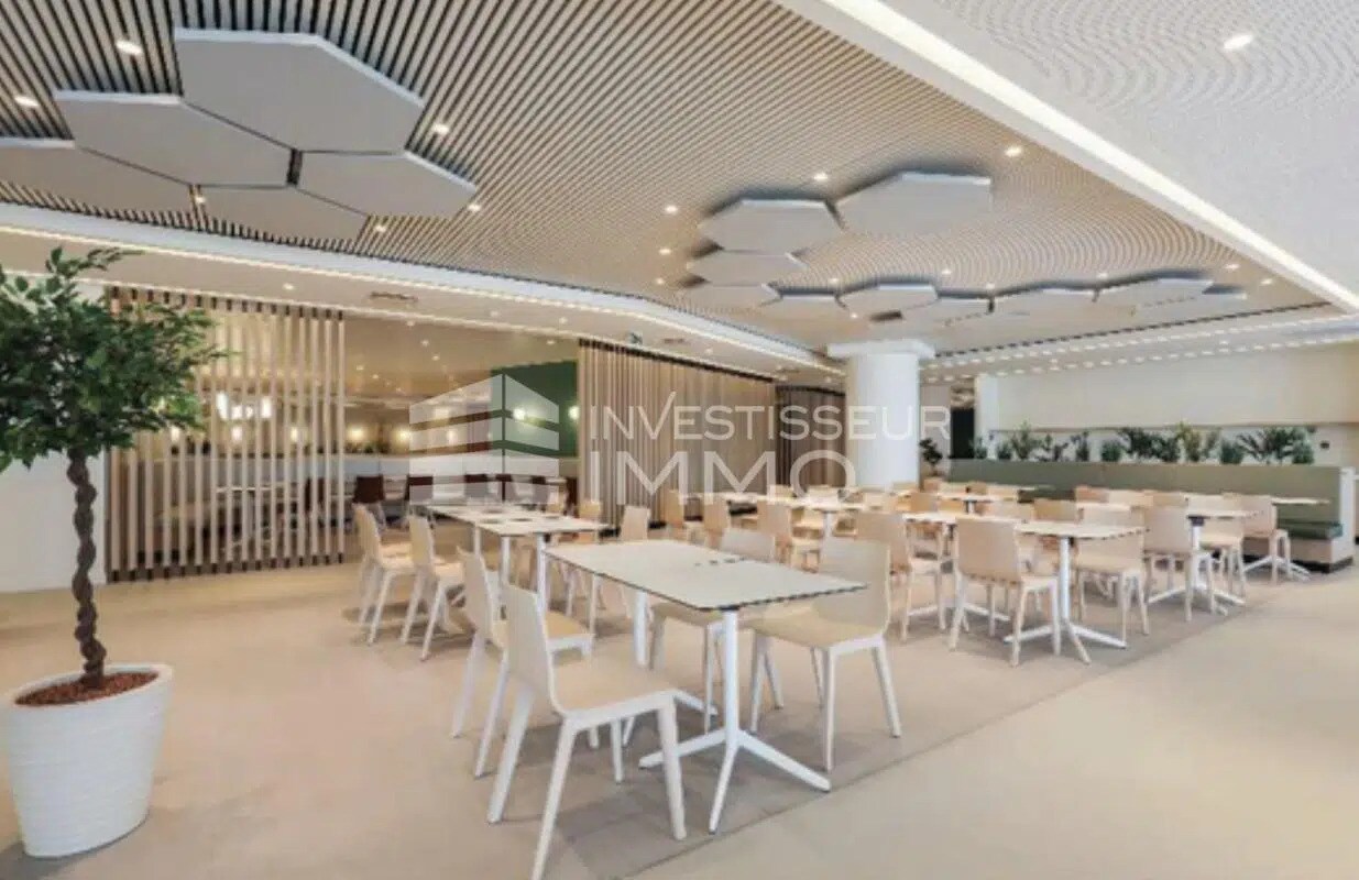 Office in Puteaux for sale Interior Photo- Image 1 of 4