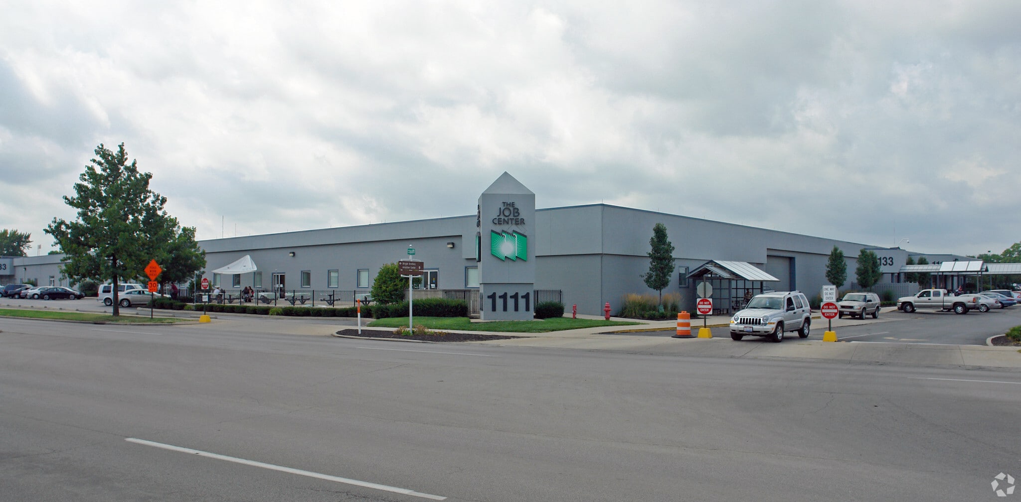 1133 S Edwin C Moses Blvd, Dayton, OH for lease Building Photo- Image 1 of 21