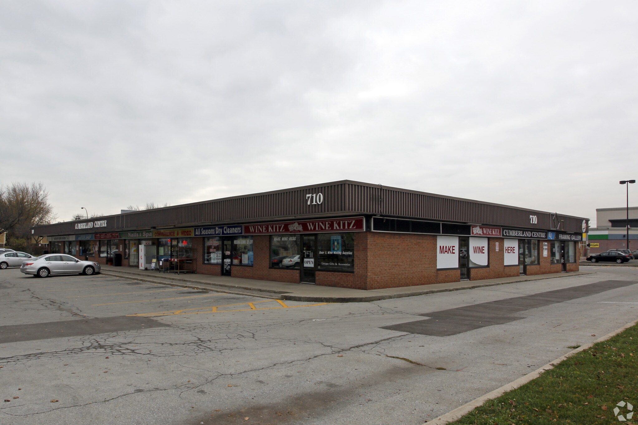 710 Cumberland Ave, Burlington, ON à vendre Photo principale- Image 1 de 1