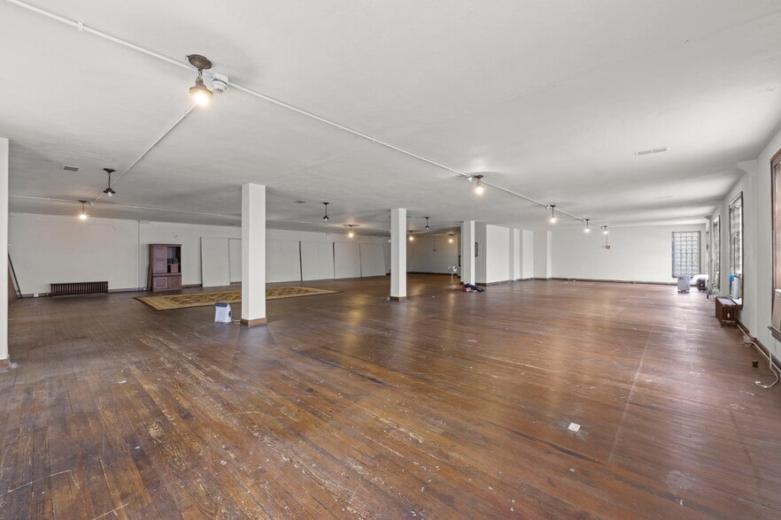 235-239 S Washington St, Naperville, IL for sale - Building Photo - Image 2 of 6