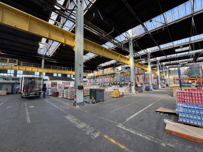 Industriel dans Argenteuil à louer - Photo du bâtiment - Image 2 de 4