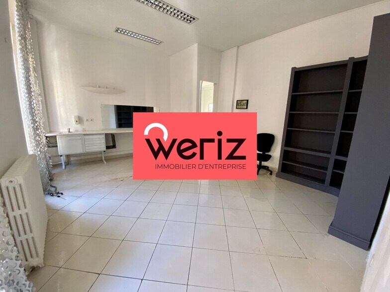 31 Rue Farges, Marseille à louer - Photo du bâtiment - Image 3 de 11