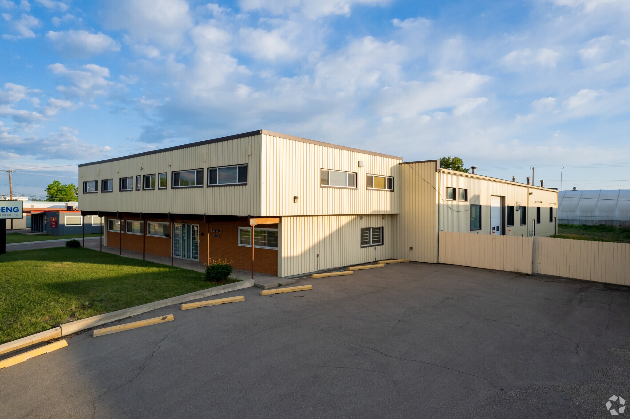 7032 Farrell Rd SE, Calgary, AB for sale Primary Photo- Image 1 of 1