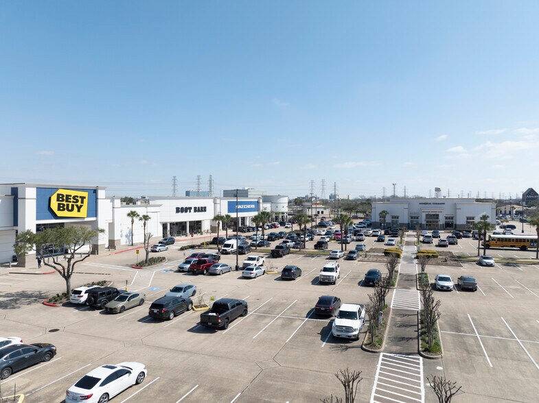 19325-19435 Gulf Fwy, Webster, TX for lease - Building Photo - Image 1 of 5