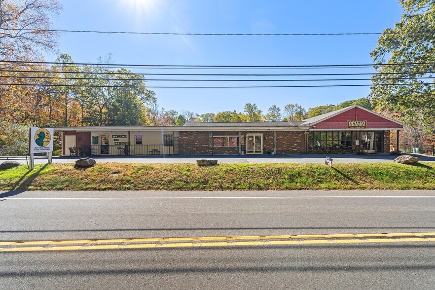 497 Winthrop Rd, Deep River, CT à vendre - Photo du bâtiment - Image 1 de 19