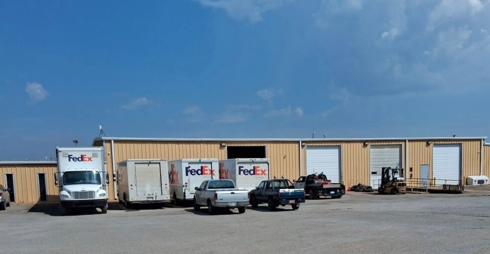 801 N 54th St, Enid, OK for sale - Building Photo - Image 2 of 3