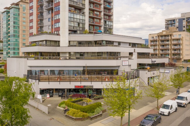 Plus de détails pour 126 E 15th St, North Vancouver, BC - Bureau à louer