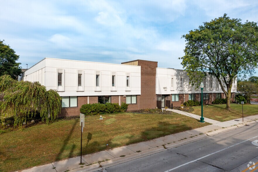 3850 2nd St, Wayne, MI for lease - Primary Photo - Image 1 of 6