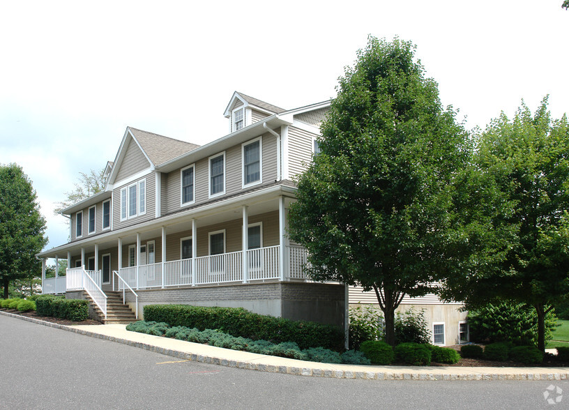 265 Route 34, Colts Neck, NJ à vendre - Photo principale - Image 1 de 1