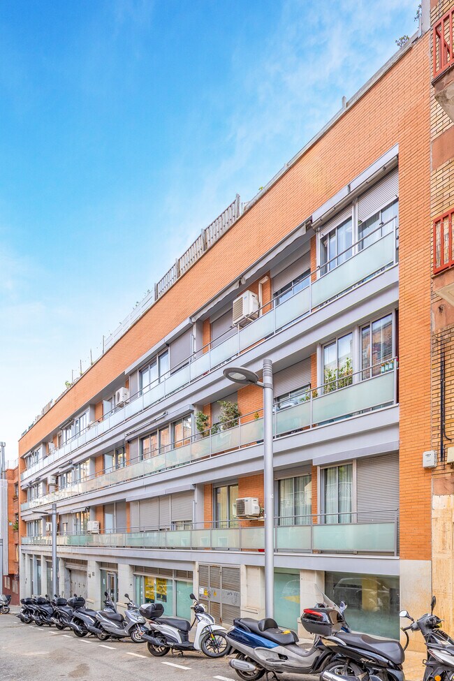 More details for Carrer Brussel.Les, 22-28, Barcelona - Office, Retail for Lease