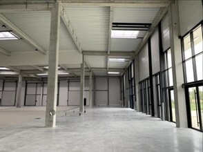 Office in Sucy-en-Brie for lease Interior Photo- Image 2 of 4