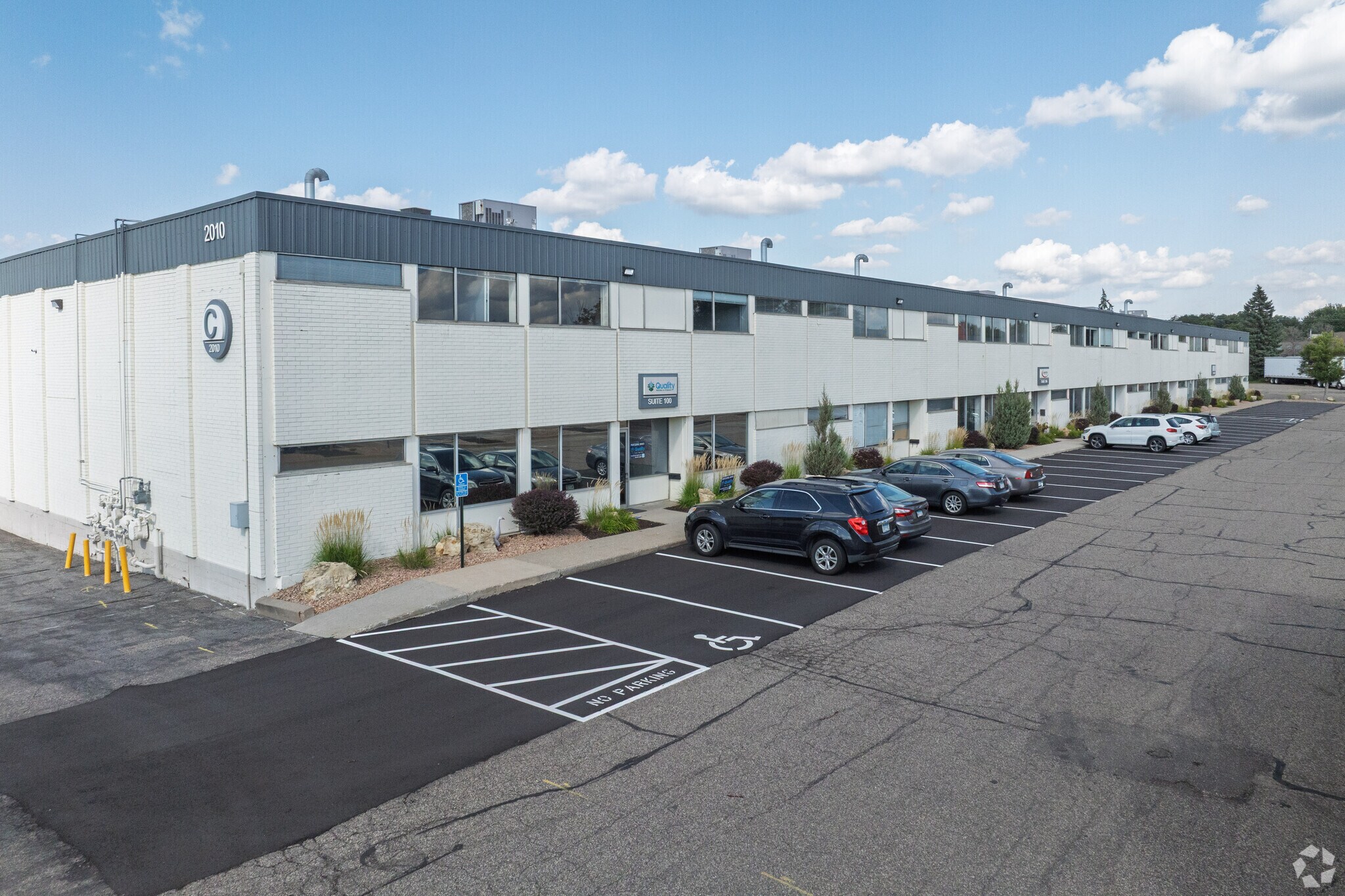 2010 E Center Cir, Plymouth, MN for lease Primary Photo- Image 1 of 5