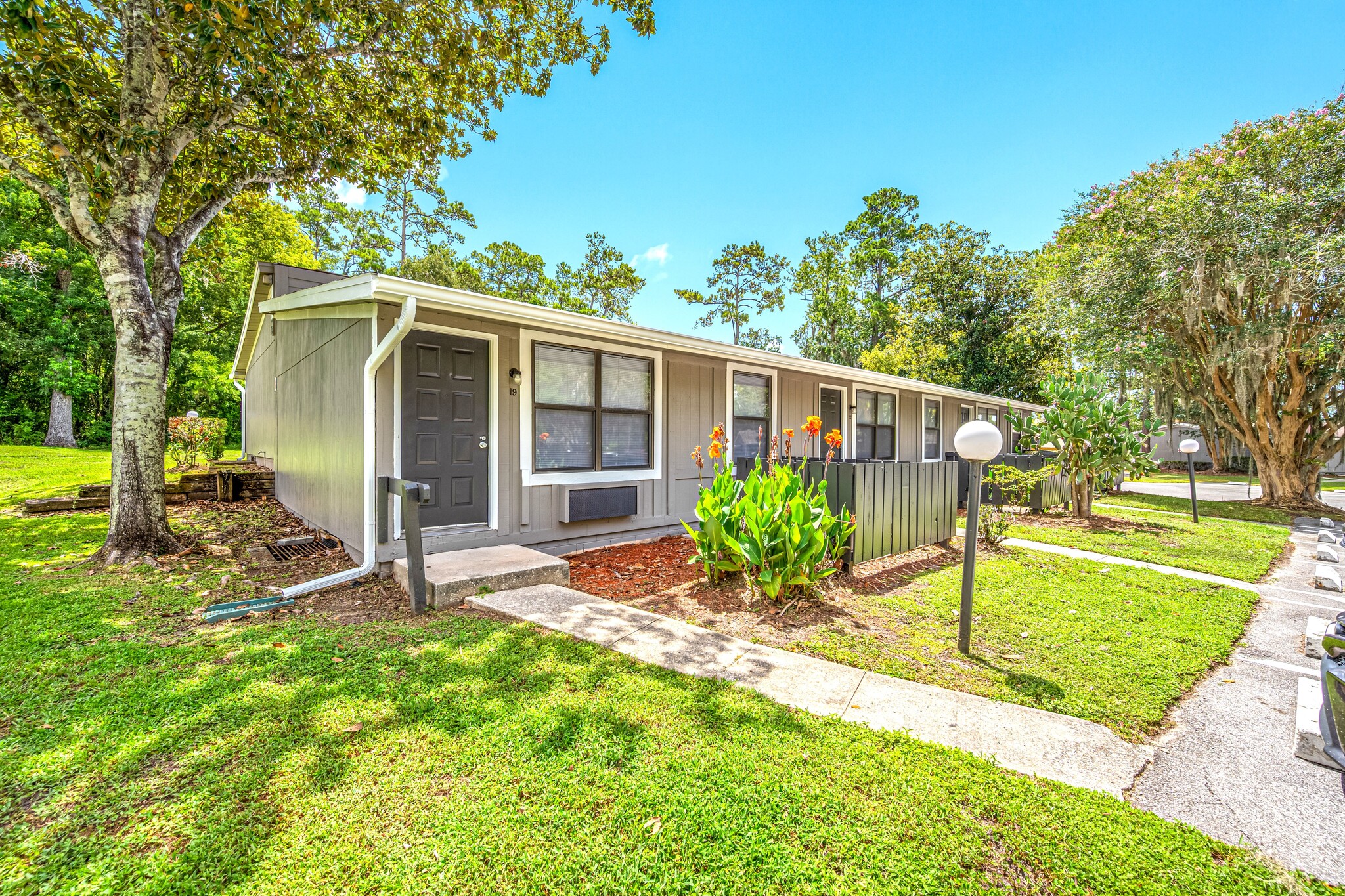 965 Candlelight Blvd, Brooksville, FL à vendre Photo du bâtiment- Image 1 de 30