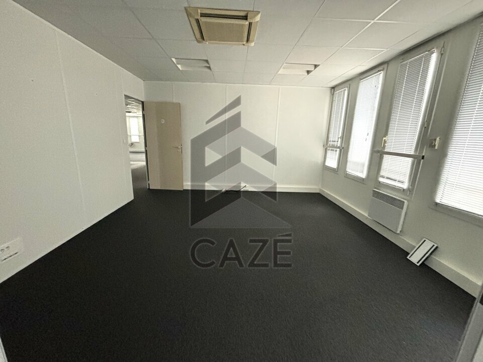 Office in Bordeaux for sale Interior Photo- Image 1 of 5