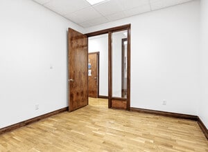 130 Terence Matthews Cres, Ottawa, ON à louer Photo intérieure- Image 2 de 10