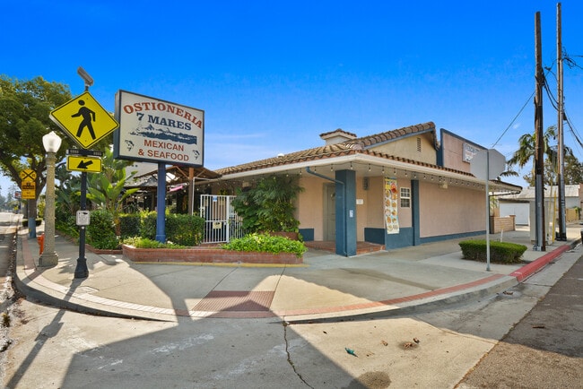 Plus de détails pour 528 W Chapman Ave, Orange, CA - Commerce de détail à vendre