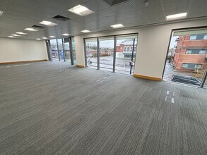 10-14 Bath Rd, Slough for lease Interior Photo- Image 1 of 3