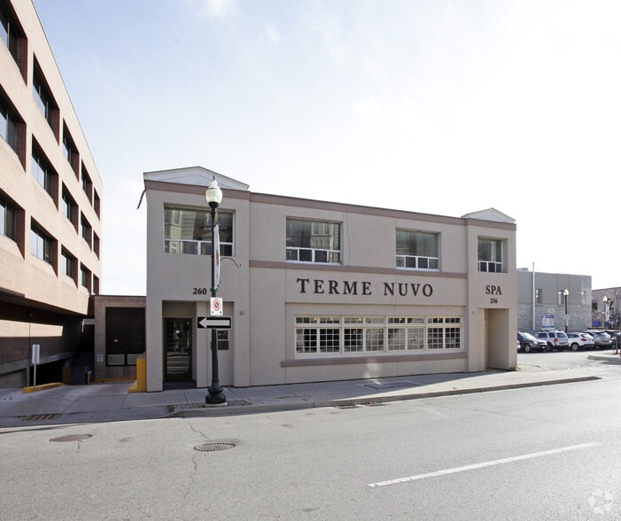 256-260 Church St, Oakville, ON à louer - Photo du bâtiment - Image 3 de 4