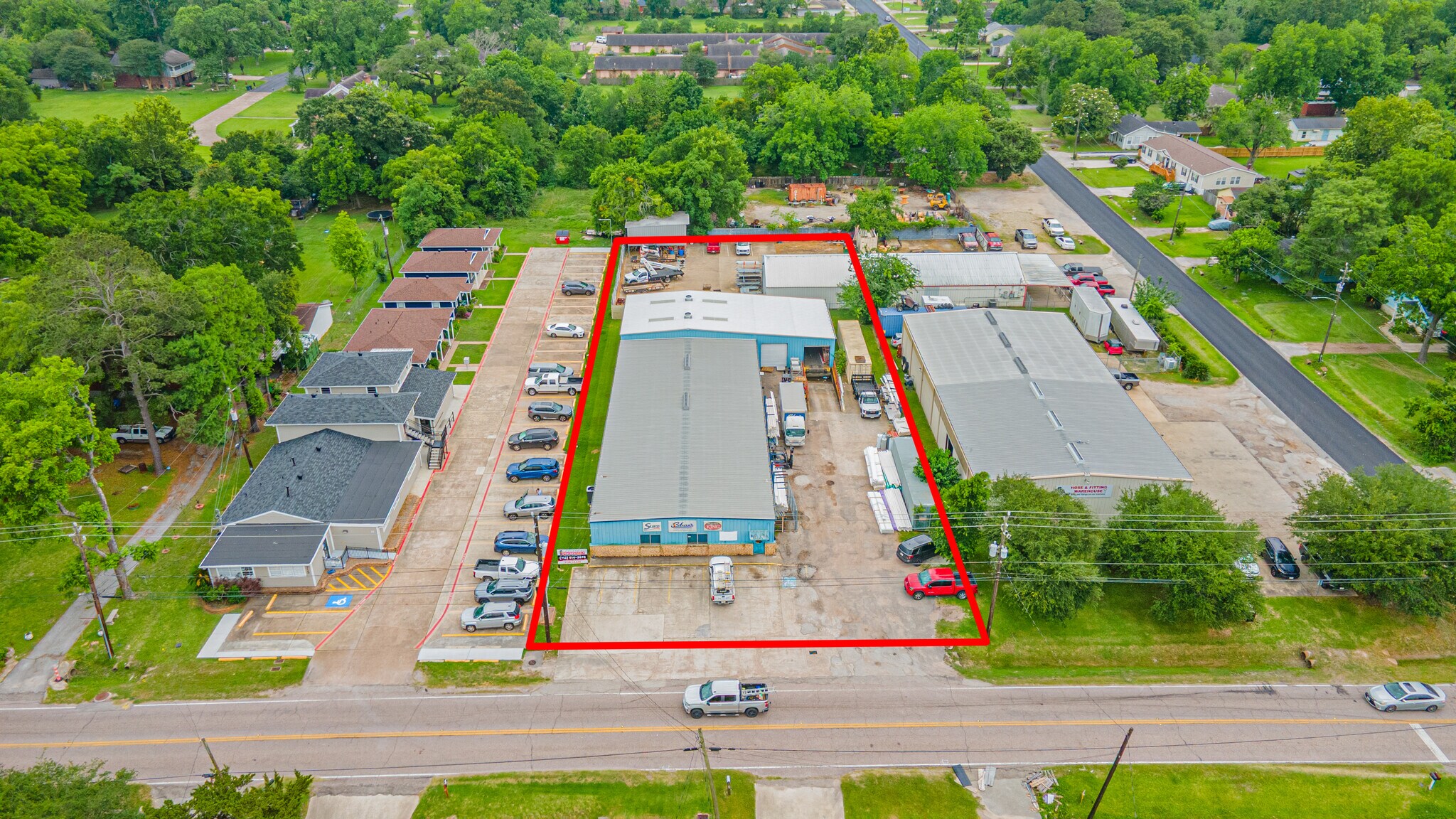 705 Cedar Bayou Rd, Baytown, TX à louer Photo principale- Image 1 de 27