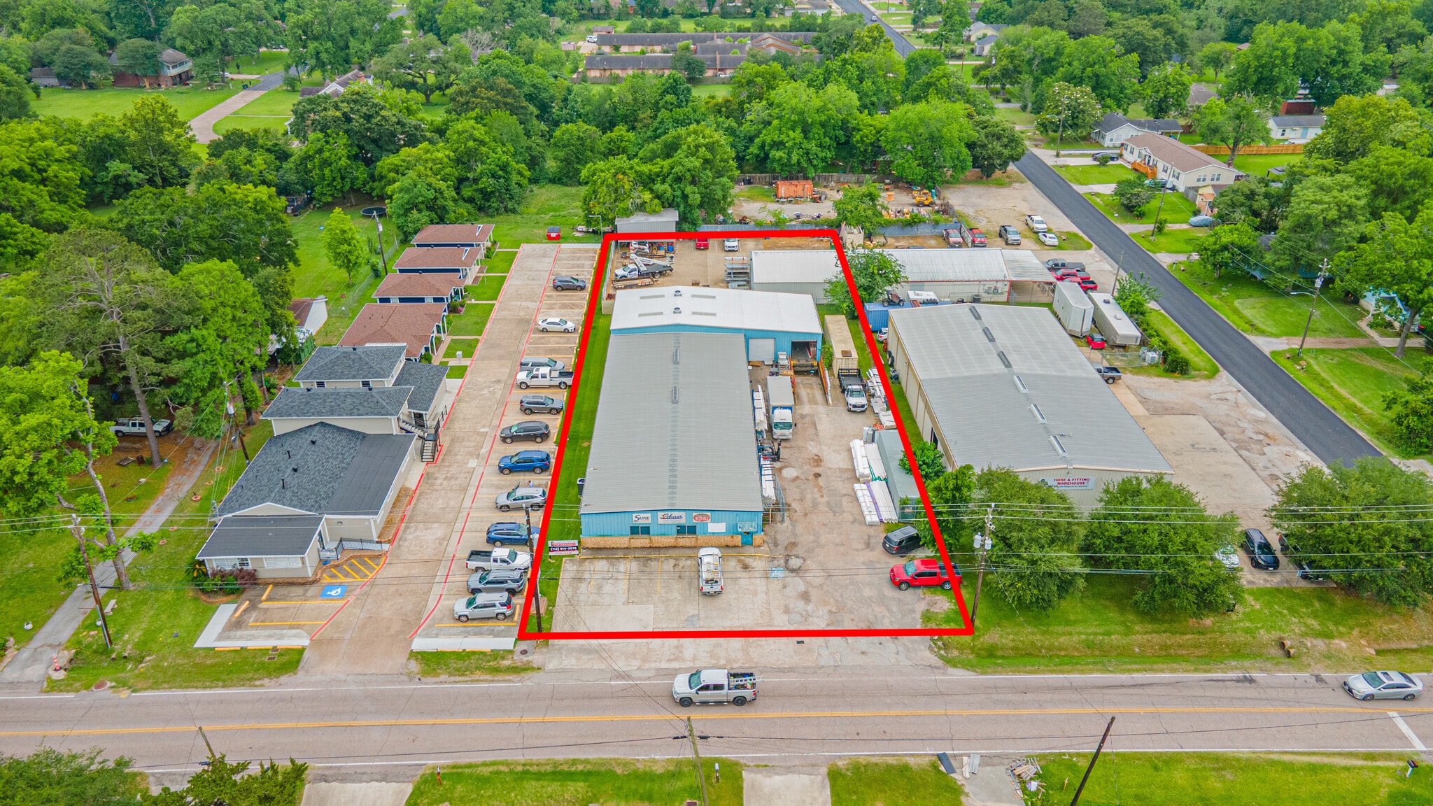 705 Cedar Bayou Rd, Baytown, TX for lease Primary Photo- Image 1 of 27