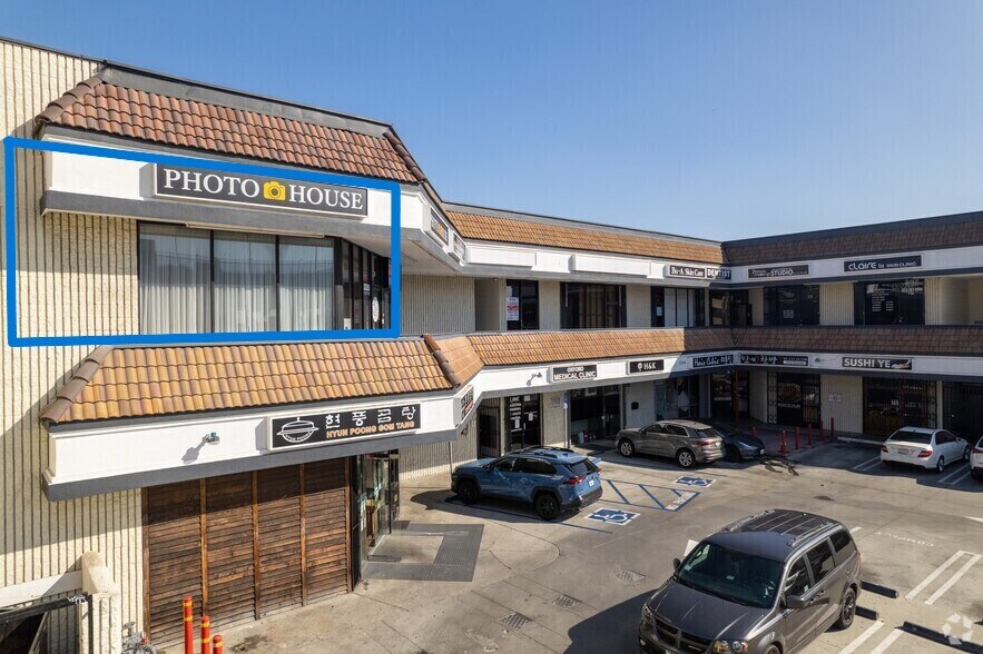 238-244 S Oxford Ave, Los Angeles, CA à louer - Photo du bâtiment - Image 1 de 5