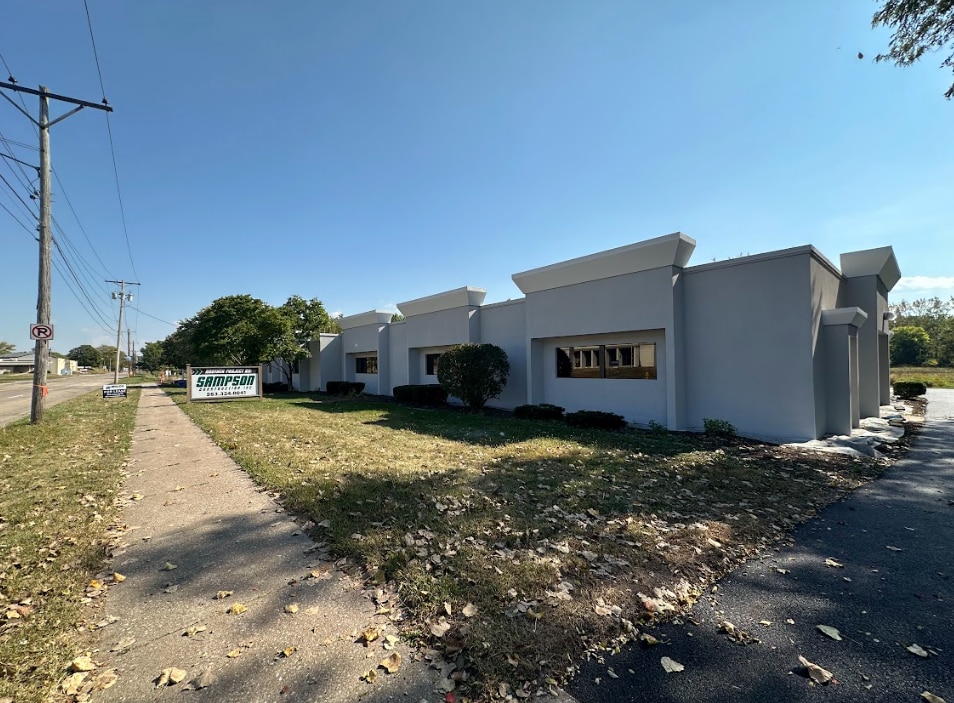 805 W 35th St, Davenport, IA for lease Building Photo- Image 1 of 3