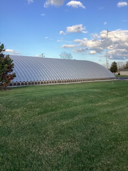 360 E State Line Rd, Toledo, OH for lease - Building Photo - Image 2 of 8