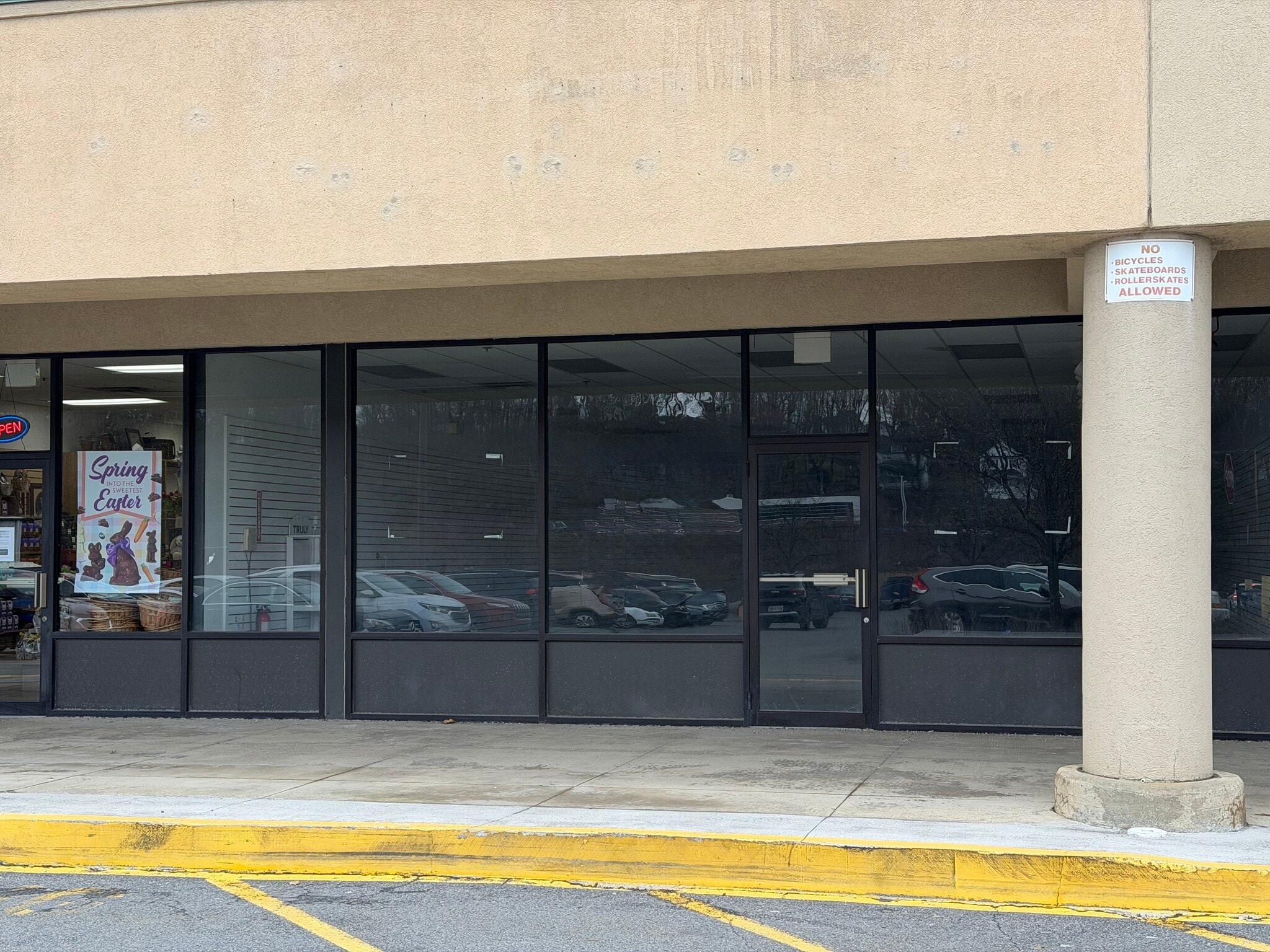 2000-2008 N Township Blvd, Pittston, PA for lease Interior Photo- Image 1 of 3